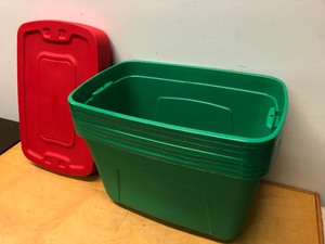 lot 268 image: Lot of 7 Brand New Plastic Totes - Green wRed Lids