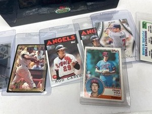 lot 283 image: Large Group of Assorted MN Twins Baseball Cards 1970s-90s