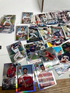 lot 282 image: LARGE Lot of MN Twins Baseball Cards - Many Rookies #1
