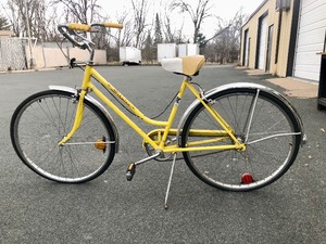 lot 301 image: Very Cool Vintage SCHWINN BREEZE Yellow Bicycle