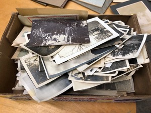 lot 295 image: Large Estate Lot of Vintage & Antique Photos