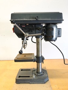 lot 319 image: Working Craftsman 8 Drill Press