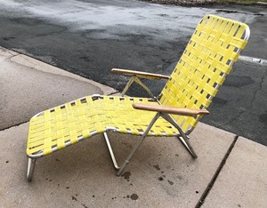 lot 310 image: Nice Vintage Yellow Webbed Folding Lounge Lawn Chair 