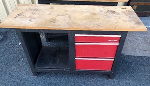 lot 378 image: CRAFTSMAN Metal 3-Drawer Workbench #2