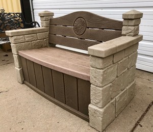 lot 381 image: Hard Plastic Outdoor Storage Bench