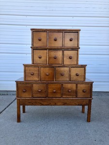 lot 353 image: Very Nice Vintage Oak Multi-Drawer Cabinet