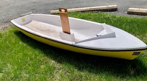 lot 286 image: Very Nice Snark Boats SUNFLOWER Yellow Sailboat 11