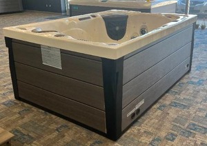 Brand New Astride Hot Tub No Reserve Covers Included