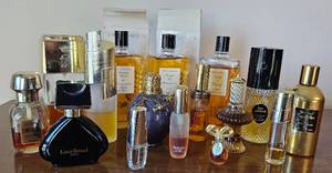lot 25 image: Vintage Perfume Bottles Lot