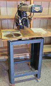 lot 41 image: Craftsman Radial Saw - 9 Blade, Model 103.29310