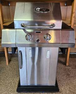 lot 50 image: Char Broil RED Backyard Grill Collection