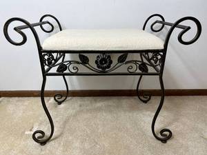 lot 18 image: Metal Bench with Upholstered Seat  27 x 21.75 x 14