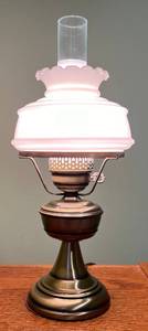 lot 23 image: Vintage Table Hurricane Lamp with 3 Way Switch