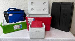 lot 42 image: Cooler Bundle - 5 pieces