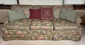 lot 80 image: Norwalk Furniture Co Couch - 81
