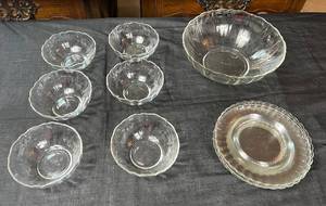 lot 84 image: Arcoroc Salad Bowl Set and Duralex Plates