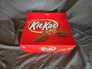 lot 8 image: Box of 36 Bars of KitKat regular size Best By 52024