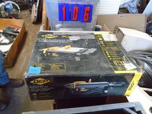 Qep tile saw. Used a few times. Powers up. As shown.