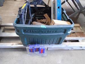 Box with aluminum valve covers, jack, pistons & manual. As shown.