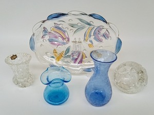 lot 64 image: Vintage Collection of Crystal and Crackle Glass