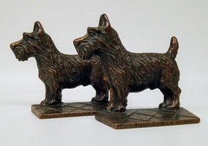 lot 58 image: Vintage VERONA Iron Scotty Dog Bookends
