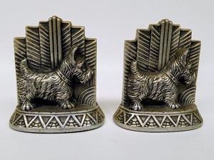 lot 59 image: Vintage LEO DESIGN Art Deco Scotty Dog Bookends