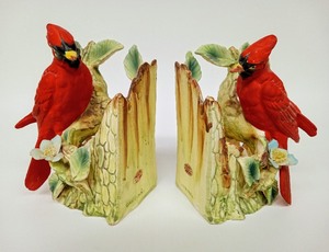 lot 54 image: Vintage Ceramic ENESCO Cardinal Bookends