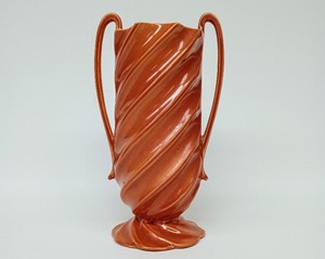 lot 55 image: Vintage RED WING POTTERY Vase with Handles 