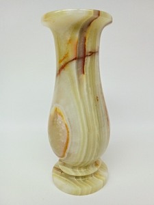 lot 37 image: Vintage Onyx Vase