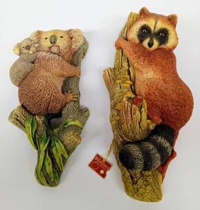 lot 70 image: Pair of BOSSONS Animal Wall Plaques