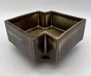 lot 14 image: TOYO Pottery Footed Planter - Japan