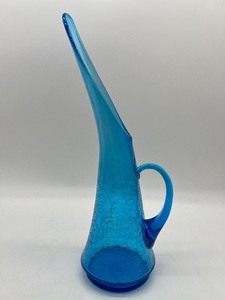 lot 18 image: Vintage KANAWHA Blue Crackle Glass Pitcher