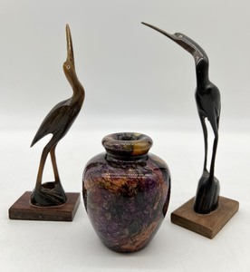 lot 21 image: Vintage Carved Natural Horn Birds and Natural Stone Mini Vase