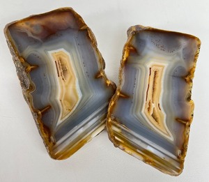 lot 129 image: Natural Split Polished Agate Geode - Trapezoid