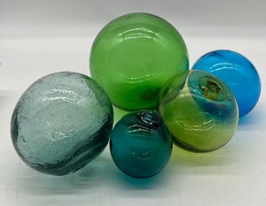 lot 138 image: Hand Blown Glass Fishing Net Floats  Balls - QTY 5
