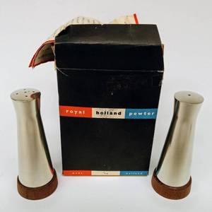 lot 88 image: ROYAL HOLLAND Pewter Salt and Pepper Shakers
