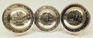 lot 96 image: Christmas Plate Trio