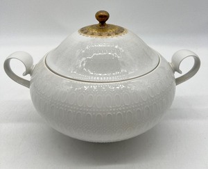 lot 154 image: ROSENTHAL Romance   Romanze - Bjorn Wiinblad - Covered Tureen