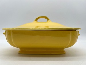 lot 165 image: Vintage HOMER LAUGHLIN Riviera Covered Dish - Yellow