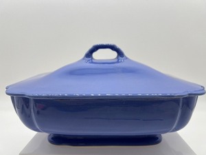 lot 166 image: Vintage HOMER LAUGHLIN Riviera Covered Dish - Blue
