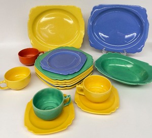 lot 169 image: Vintage HOMER LAUGHLIN Riviera - Assorted