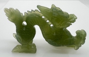 lot 174 image: Vintage Hand Carved Jade Miniature Dragon