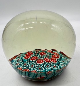 lot 178 image: Vintage Glass Paperweight with Millifiori