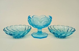 lot 106 image: Vintage FOSTORIA Blue Glass Footed Bowl with HAZEL ATLAS Capri Seashell Bowls