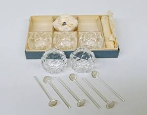lot 114 image: Vintage Set of Six Glass Salt Cellars with Glass Spoons