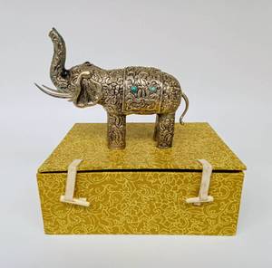 lot 119 image: Vintage Metal Chinese Elephant Figurine