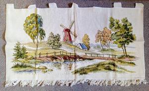 lot 192 image: Scenic Colorful Tapestry