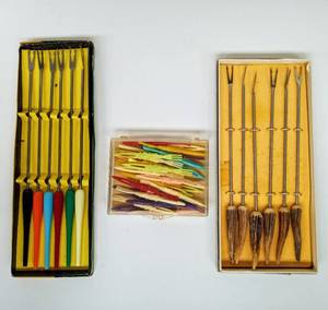 lot 223 image: Vintage Fondue & Cocktail Forks