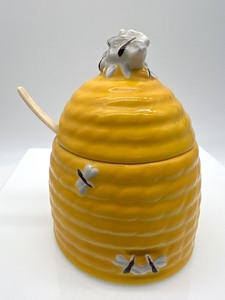 lot 272 image: Vintage GEROLD PORZELLAN - Bavaria Beehive Honey Jar