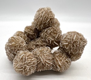lot 279 image: Natural Desert Rose Selenite Cluster